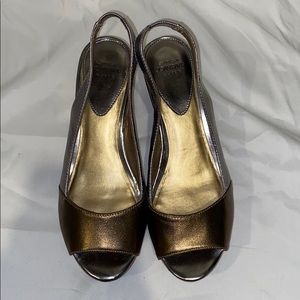 Circa Joan & David Luxe Wedges